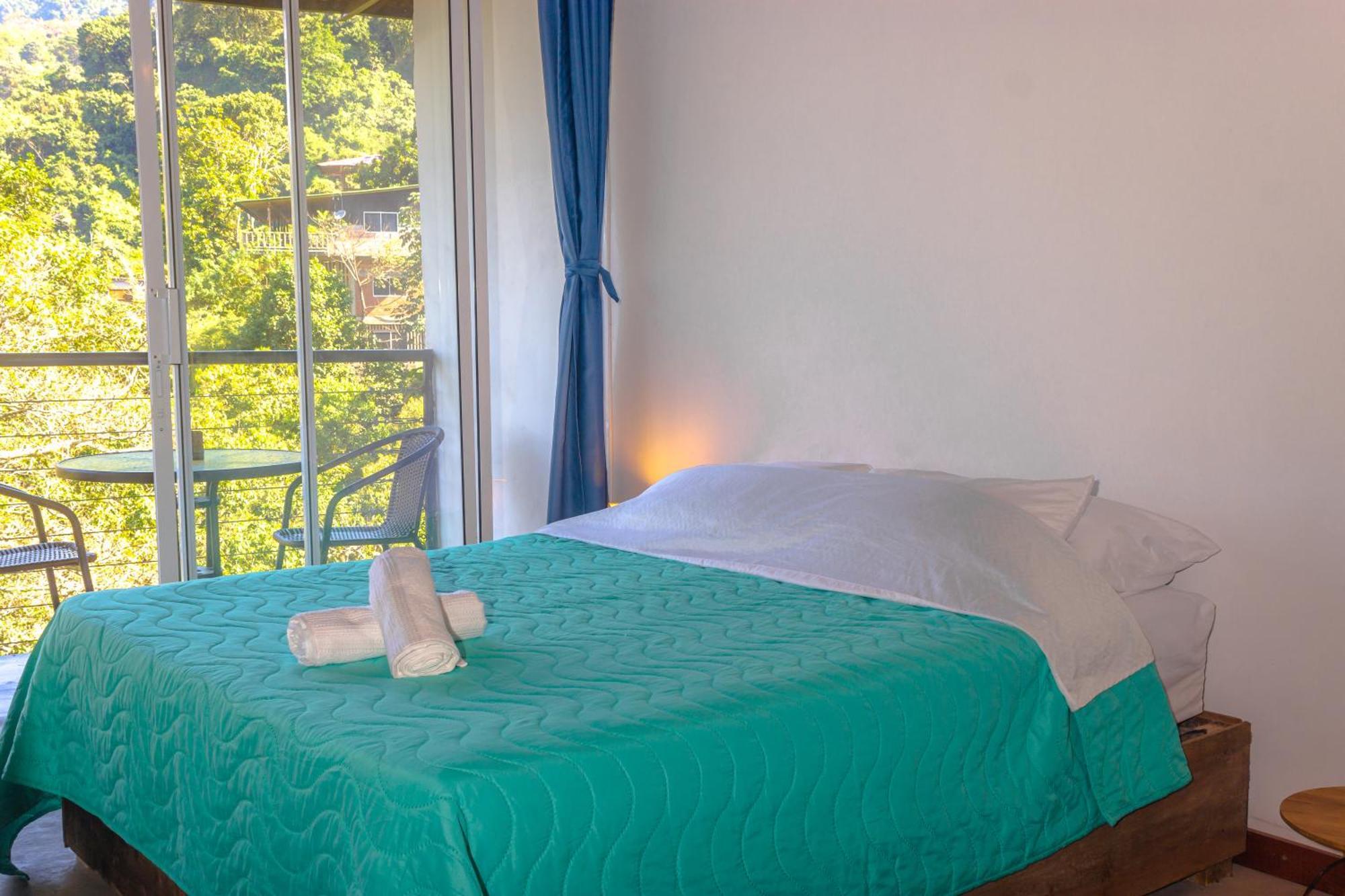 Pistacho Hostel Минка Екстериор снимка