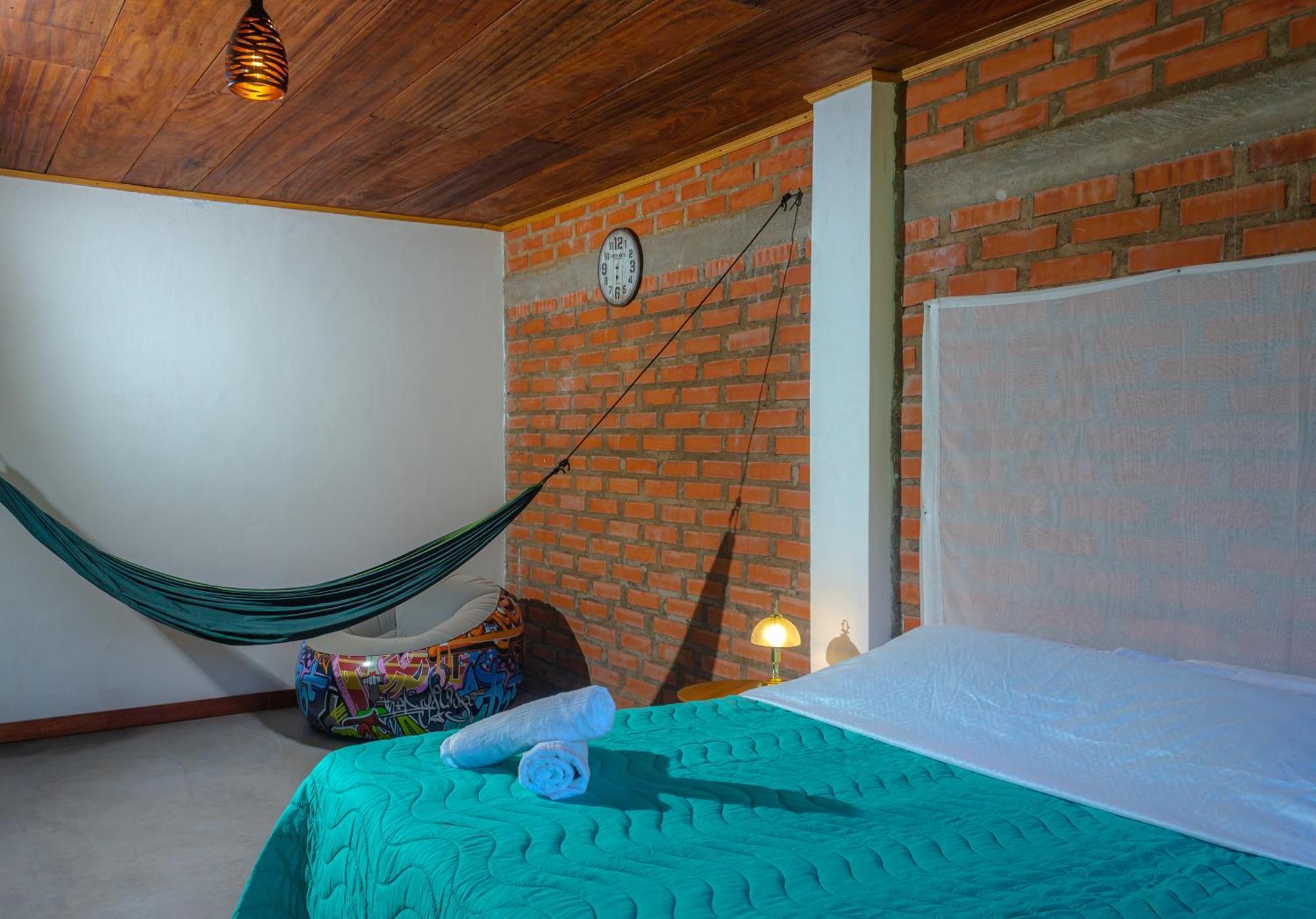 Pistacho Hostel Минка Екстериор снимка